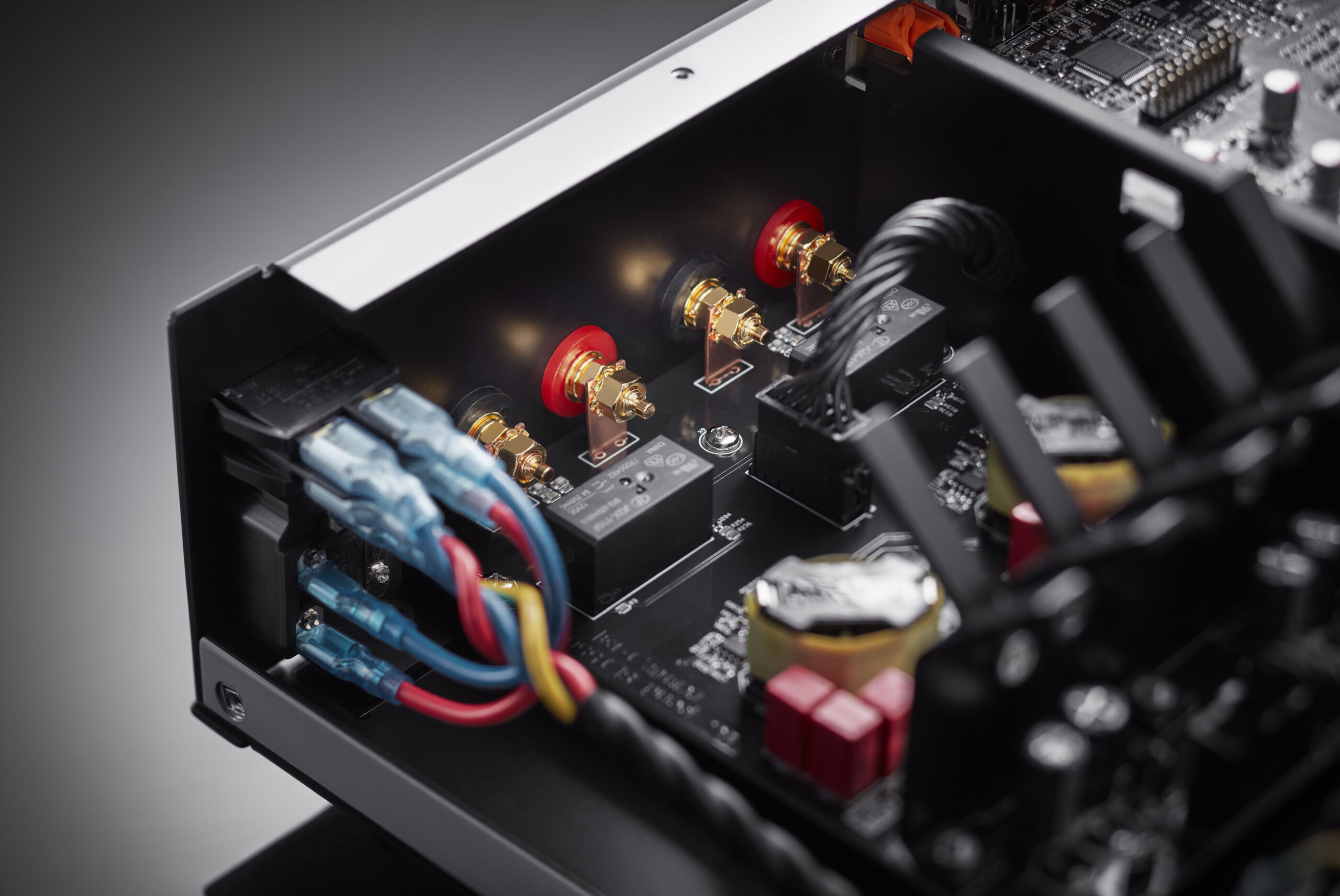Интегральный усилитель Primare i35 Prisma titanium