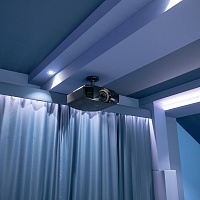 Кинозал в мансарде фотография - 14