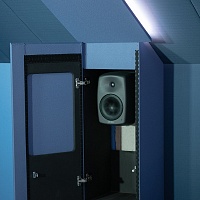 Кинозал в мансарде фотография - 13